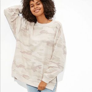 American Eagle Oversized Crew Sweatshirt Medium